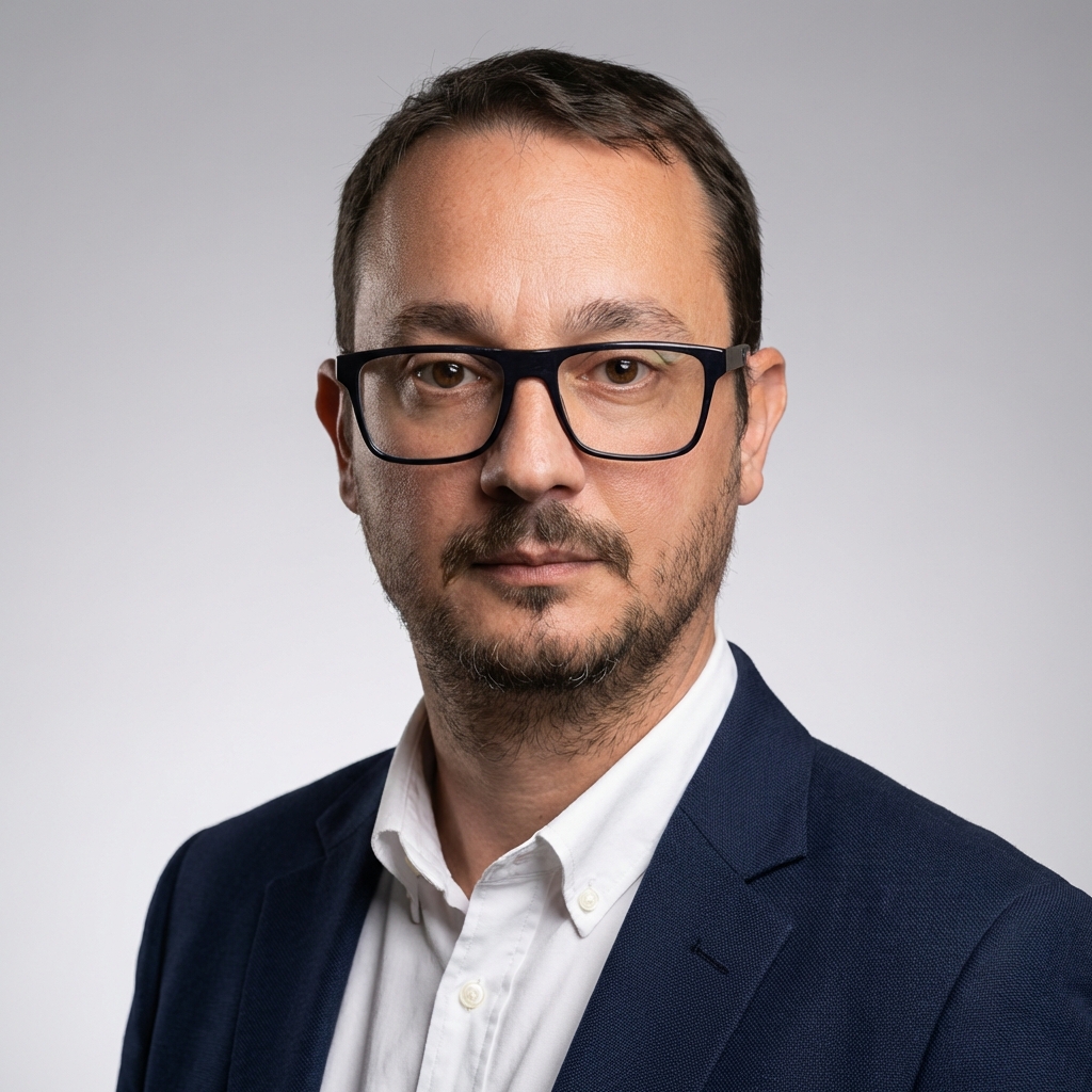 Thomas — Frontend & Marketing